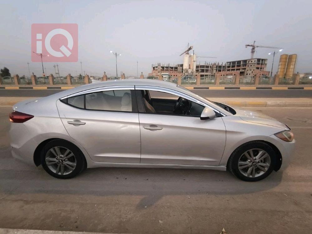 هیۆندای ئەلەنترا